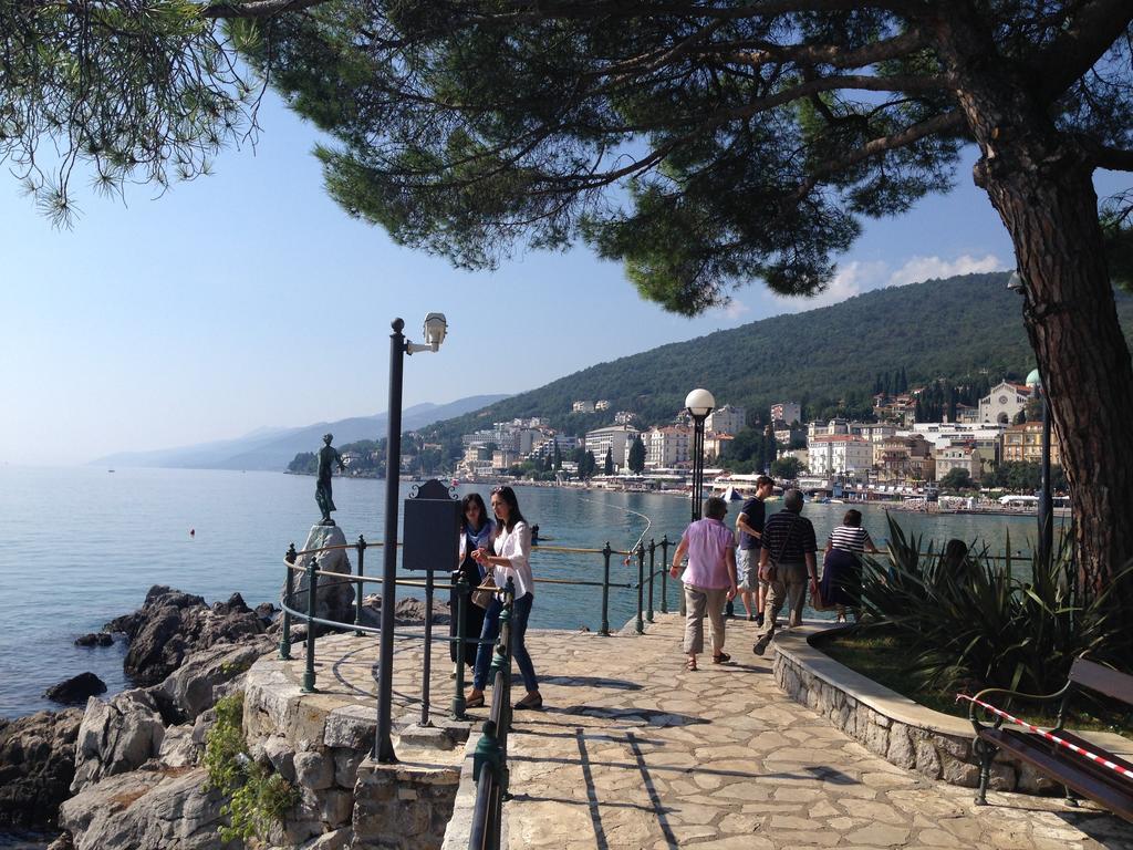 Opatija Central Studio Apartment Buitenkant foto